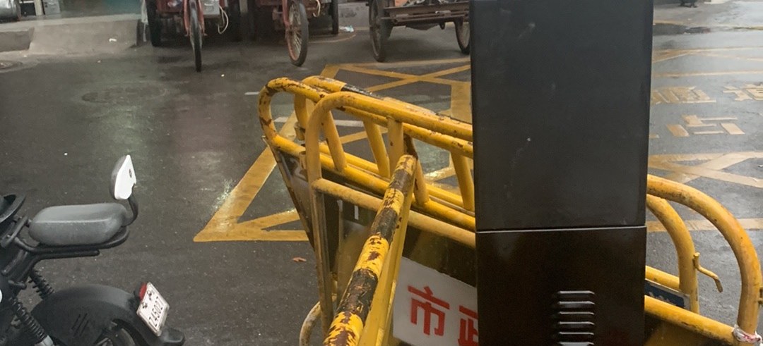 康乐村智慧路灯项目现场实景(中山豪鸿供货灯杆安装)